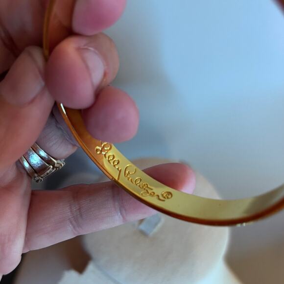 Signed Lilly Pulitzer Gold Tone "What happens in the jungle..." Bangle Bracelet - Picture 5 of 5